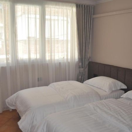 Bliri Myslym Shyri Apartamento Tirana Exterior foto