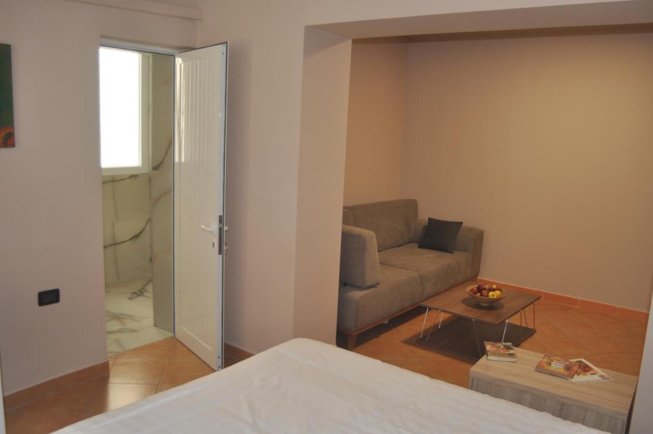 Bliri Myslym Shyri Apartamento Tirana Exterior foto