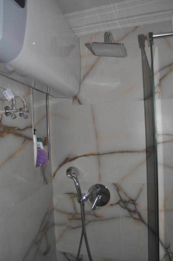 Bliri Myslym Shyri Apartamento Tirana Exterior foto