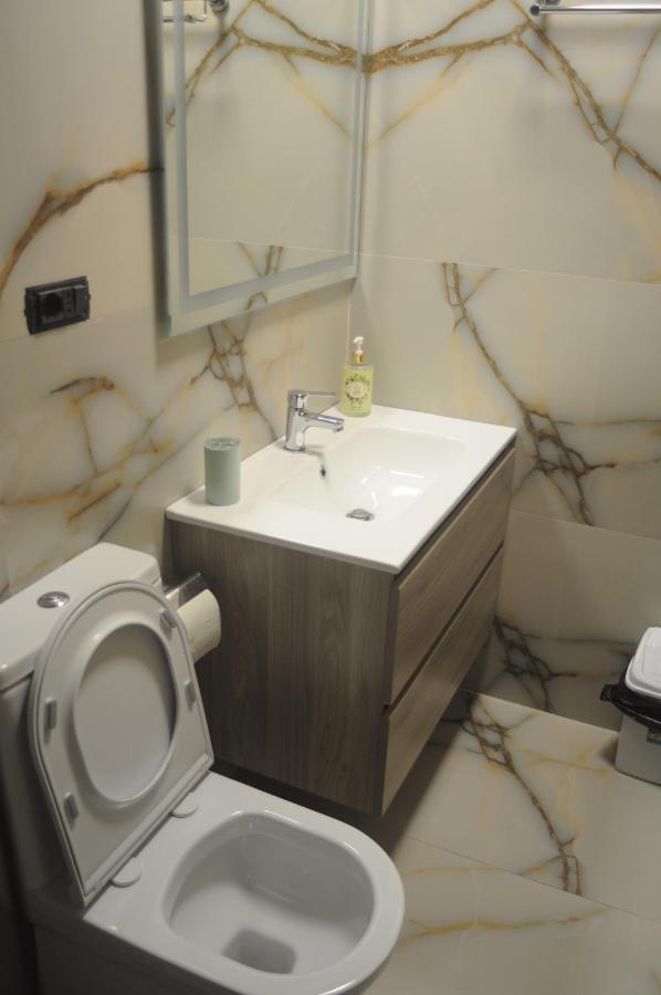 Bliri Myslym Shyri Apartamento Tirana Exterior foto