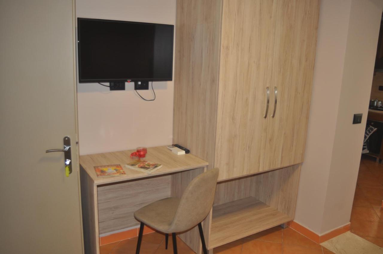 Bliri Myslym Shyri Apartamento Tirana Exterior foto