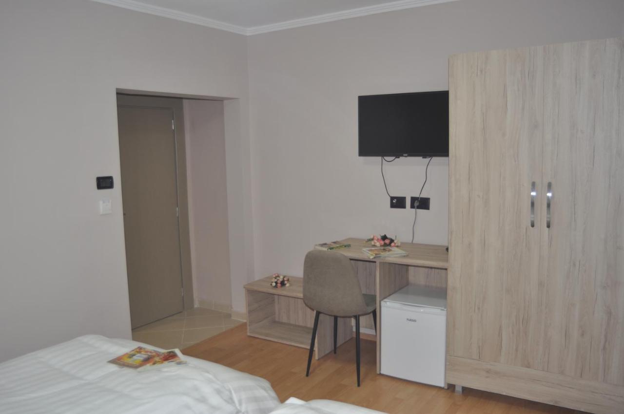 Bliri Myslym Shyri Apartamento Tirana Exterior foto