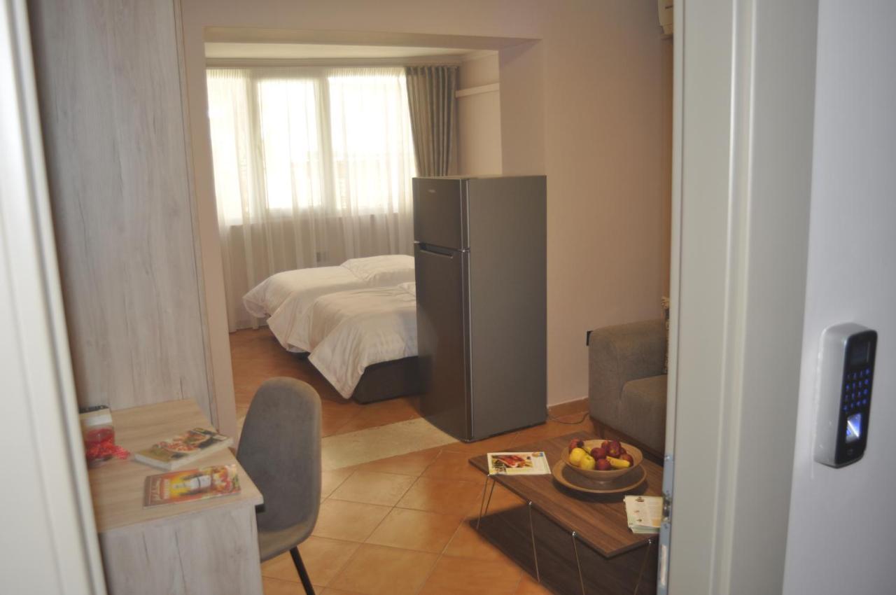 Bliri Myslym Shyri Apartamento Tirana Exterior foto