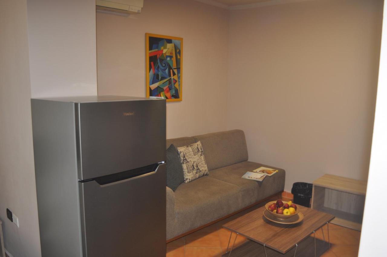 Bliri Myslym Shyri Apartamento Tirana Exterior foto