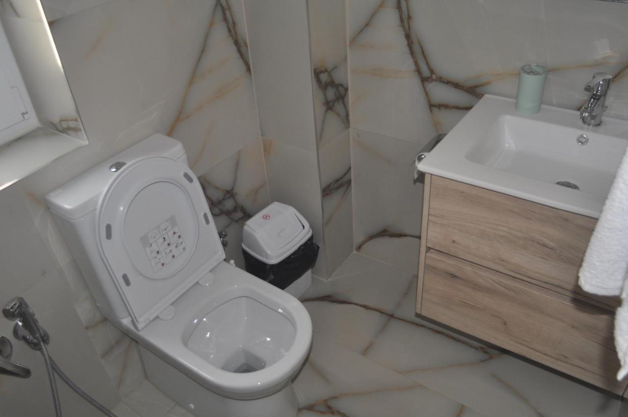 Bliri Myslym Shyri Apartamento Tirana Exterior foto