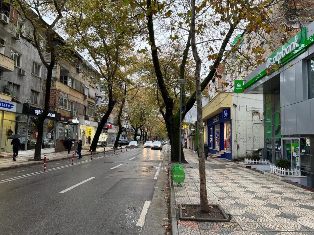 Bliri Myslym Shyri Apartamento Tirana Exterior foto
